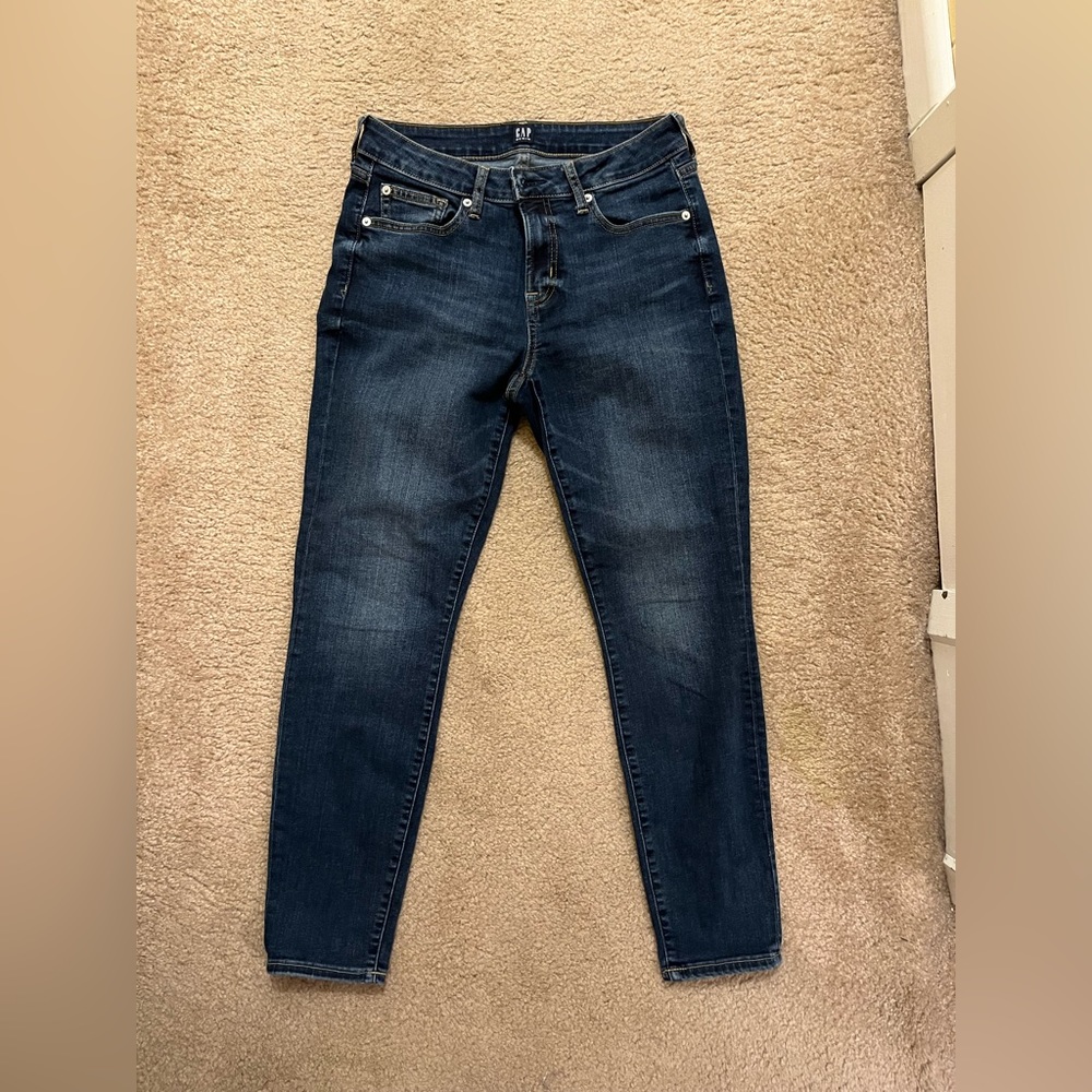 Gap jeans, size 8/29, like new without tags